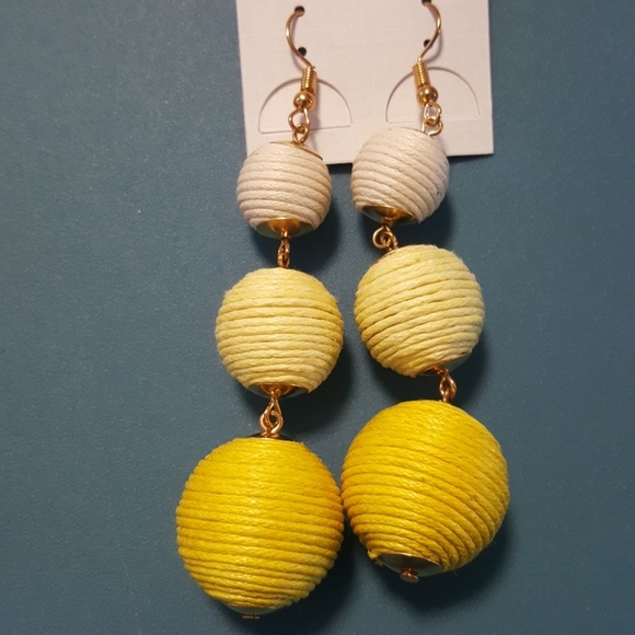 Pink bon bon earrings - Picture 3 of 4